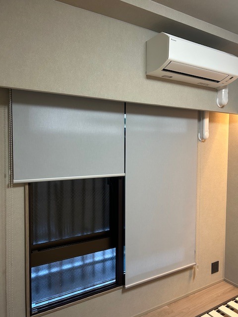 【施工事例】寝室にセパレートタイプのロールスクリーン